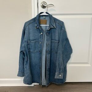 H&M Feather Soft Oversized Denim Shirt | size medium | medium wash